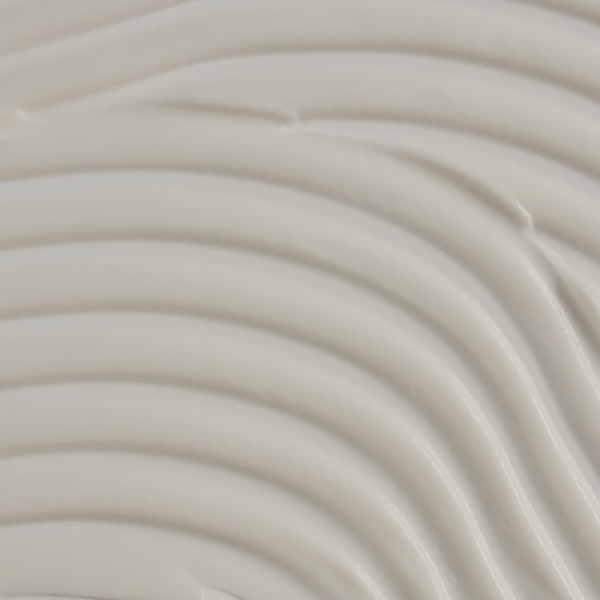 Vídeo en primer plano que muestra el movimiento y la textura cremosa, suave y untuosa de la Crema Repulp de Novexpert